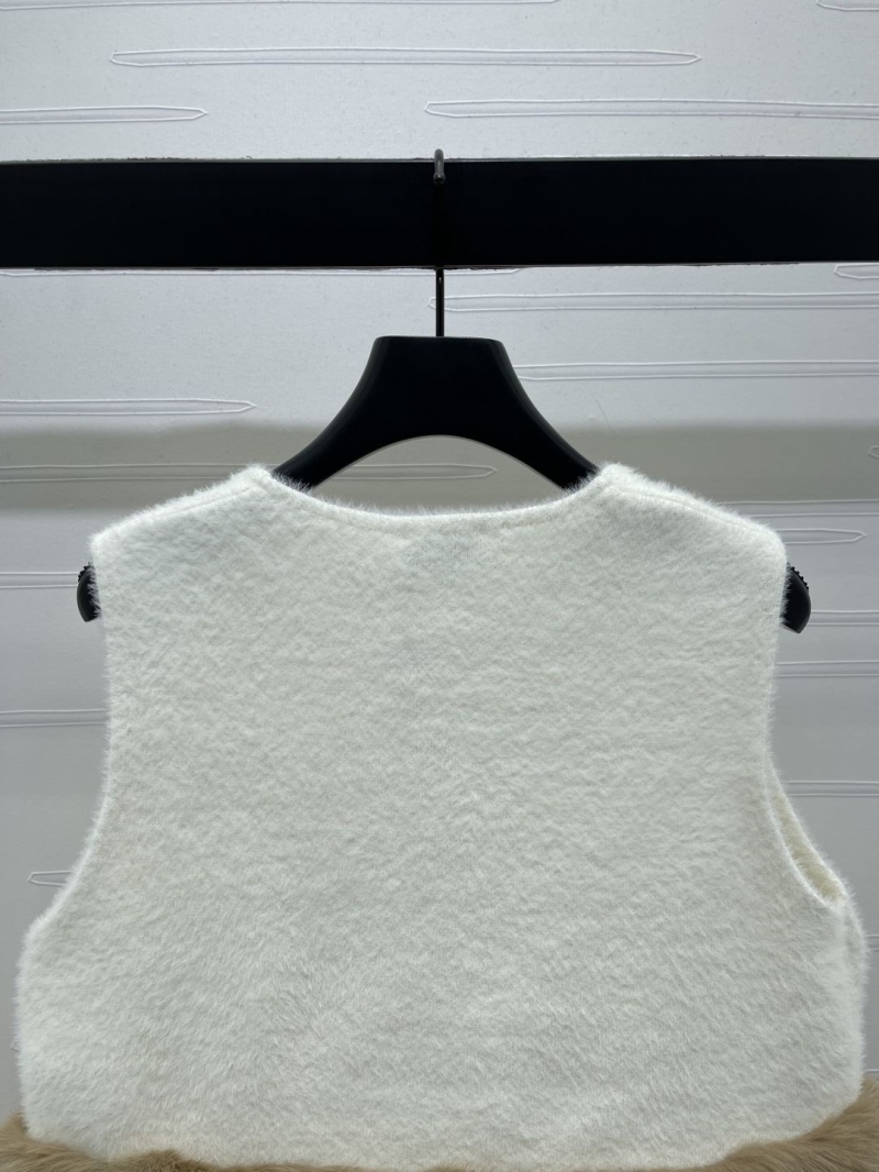 Ch**el outwear